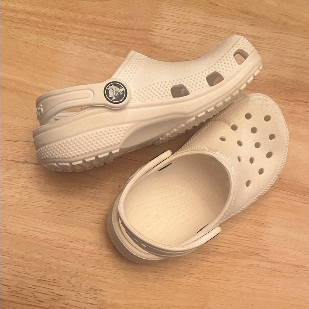 CROCS Kids white 11c - Picture 2 of 4
